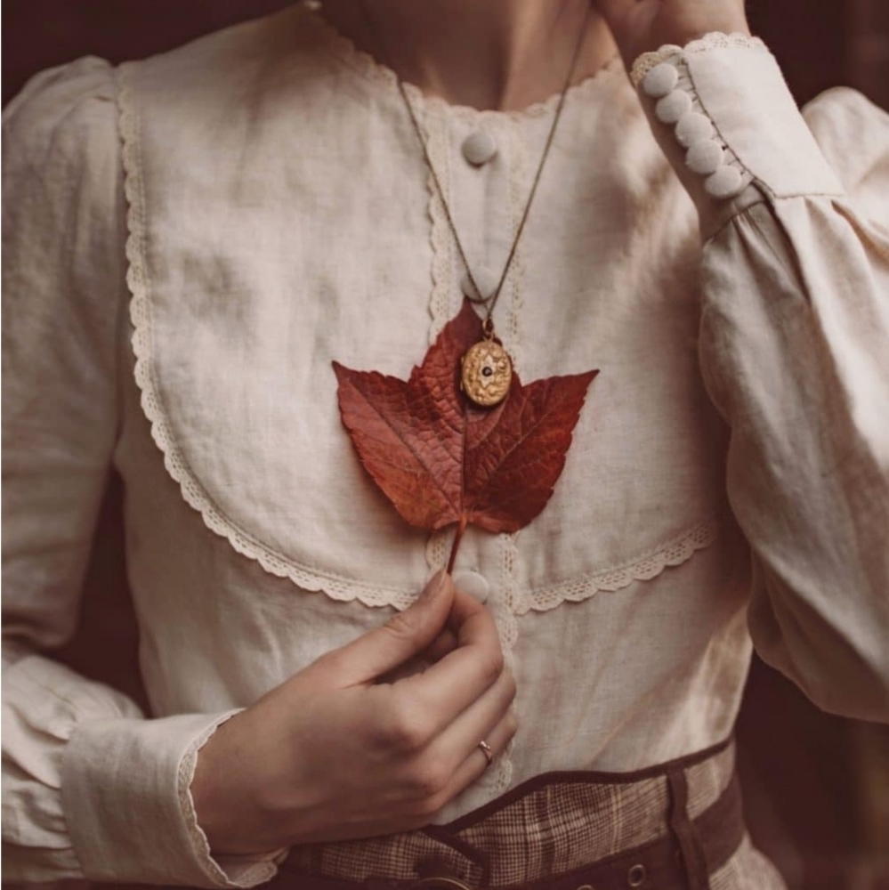 REVINTARIA | Eliza cream linen blouse